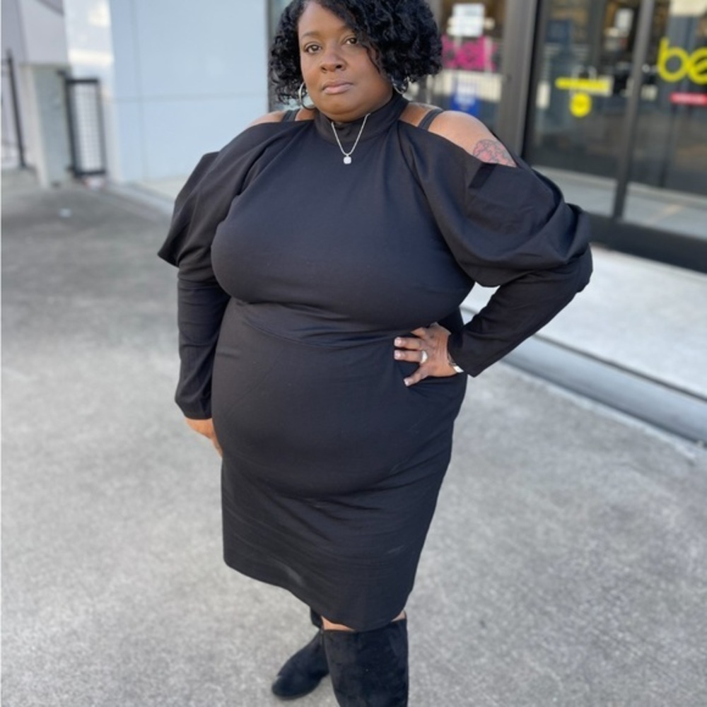 ELOQUII Women Plus Cold Shoulder Mock Neck Long Sleeve Dress Black Size 26